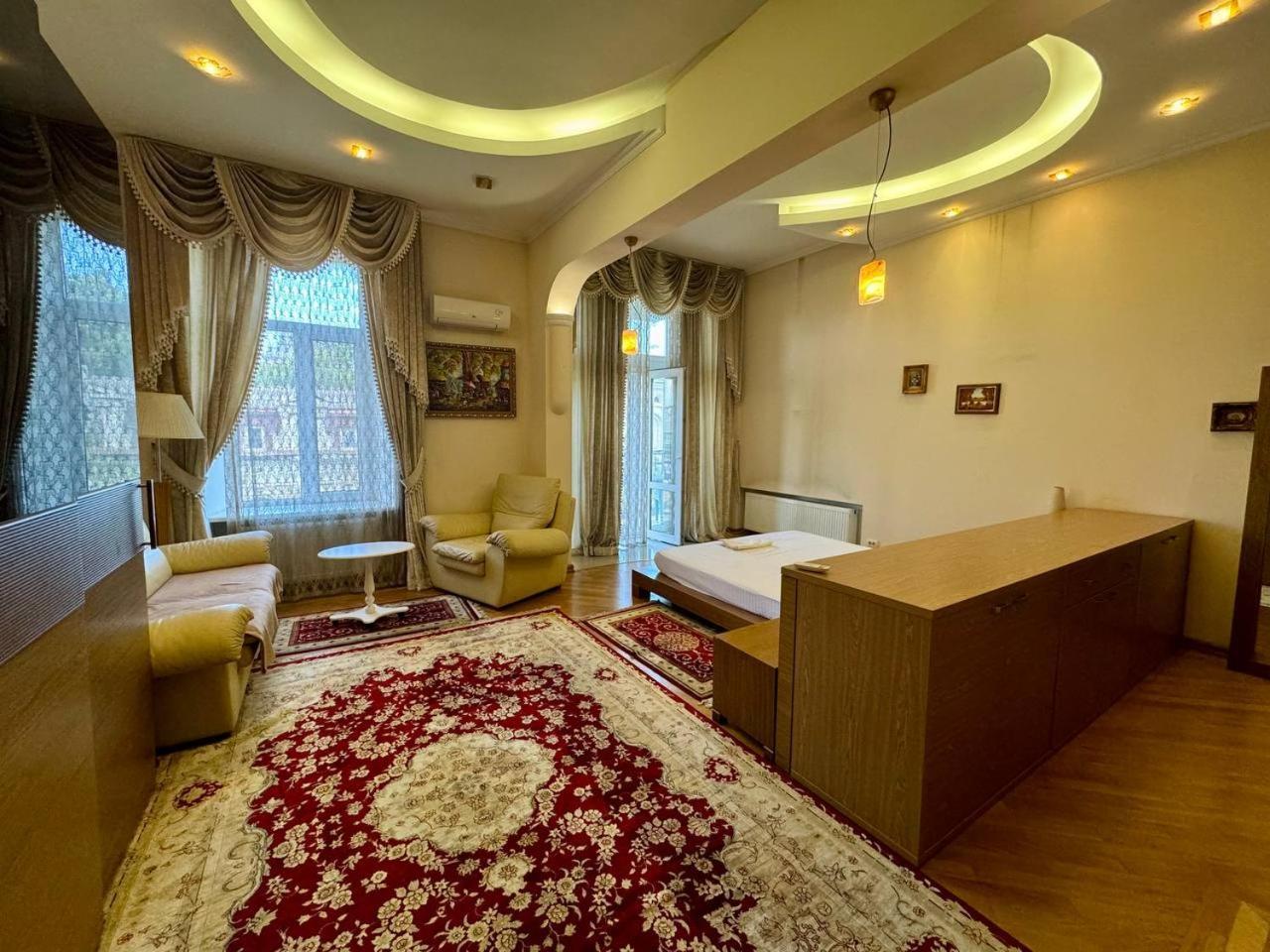 Central Apartments Odessa Extérieur photo